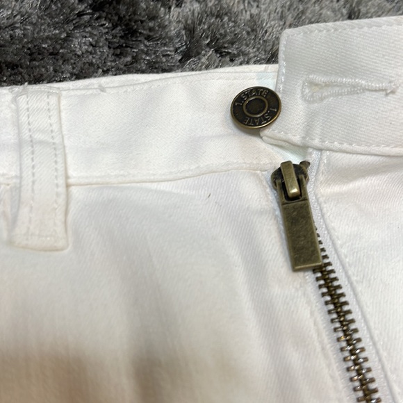 NWOT White Denim Mini Skirt Zipper Middle 🤍 - Picture 3 of 6